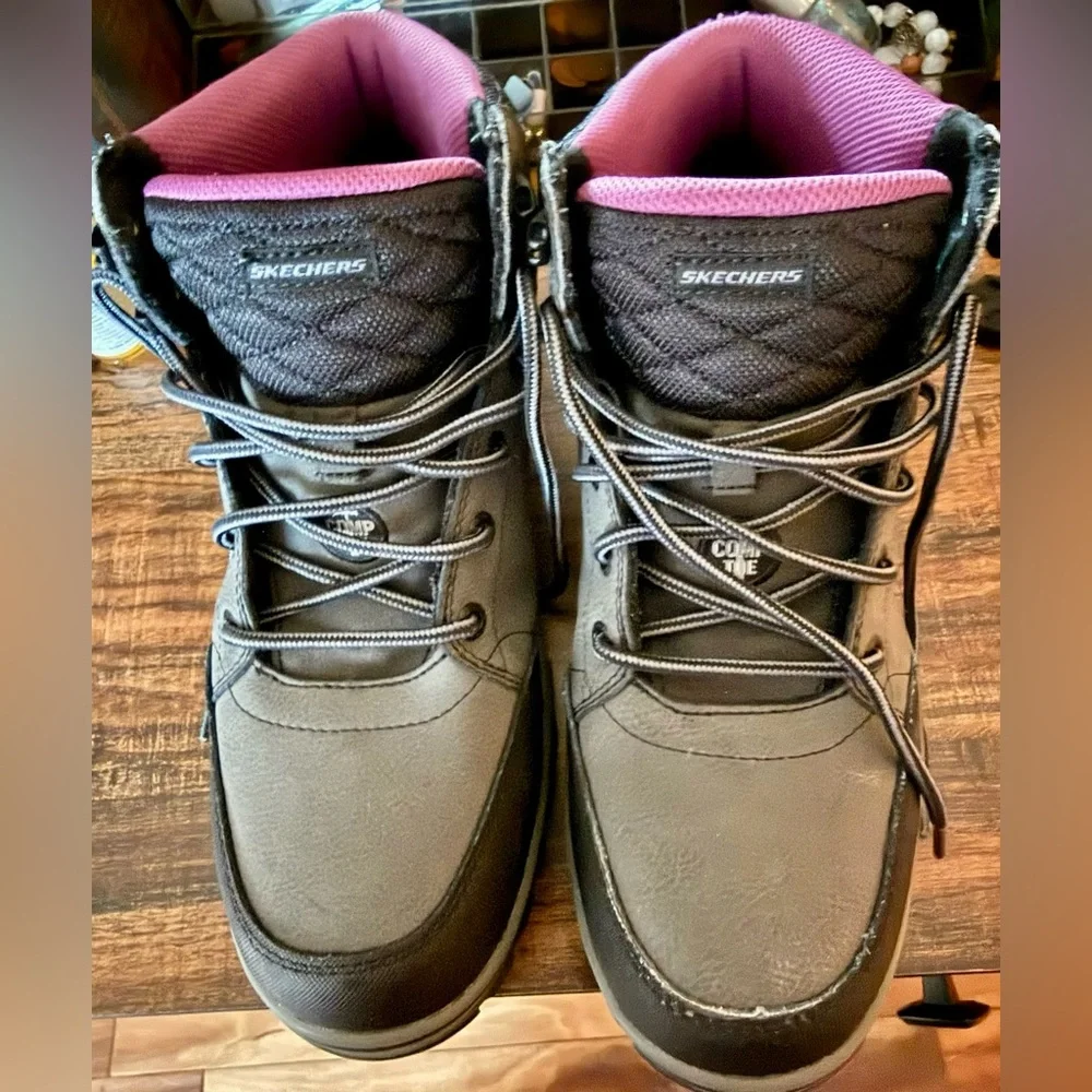 Skechers Women's Black and Purple Steel toe boots size 9.5